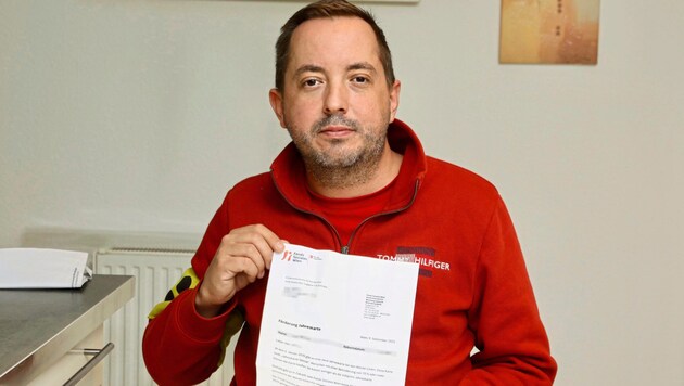 Peter M. ist vollständig blind und braucht Hilfe im Alltag. Jetzt kommt es zu neuen Ausgaben für ...