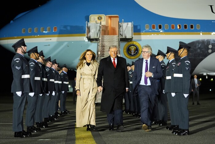 Donald Trump und seine Melania kamen bereits am Dienstagabend in London an.