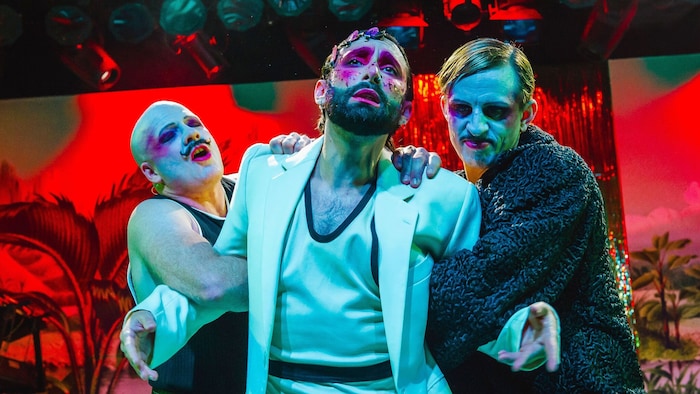 Neuwirth (Mitte) als Luziwuzi