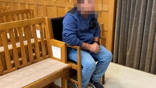 Der Angeklagte gestand keine der ihm vorgeworfenen Taten. 