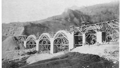 Baustelle der Höllentobelbrücke: 92 Menschenleben sollte am Ende der Bau der Arlbergbahnstrecke ...