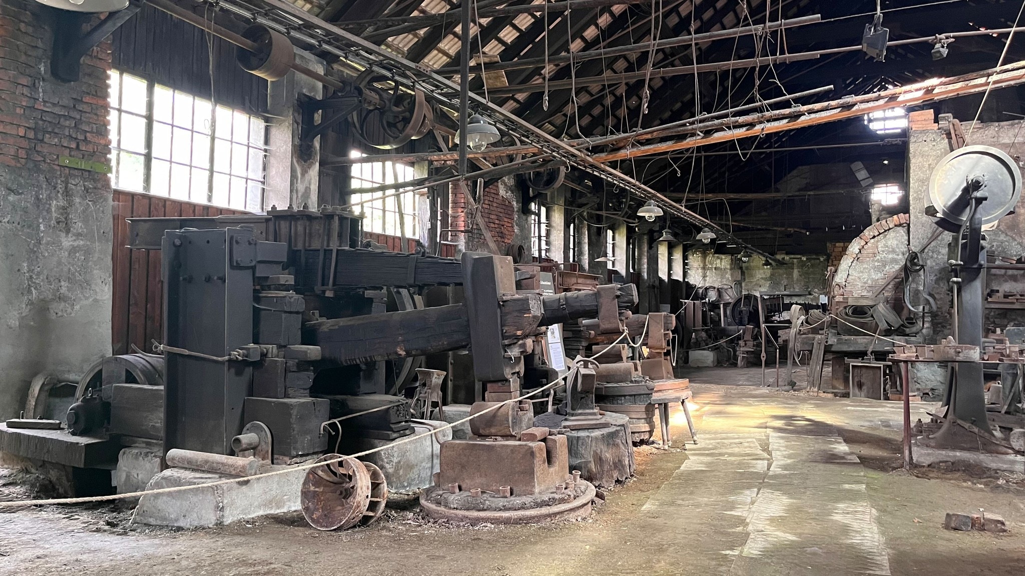 Das Sensenmuseum Zeilinger in Himmelberg steht für Führungen offen.