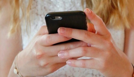 43 Prozent der Berufstätigen sind in den freien Tagen dienstlich erreichbar.