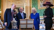 Donald Trump kam nicht mit leeren Händen zu König Charles und Königin Camilla. Aber auch das ...