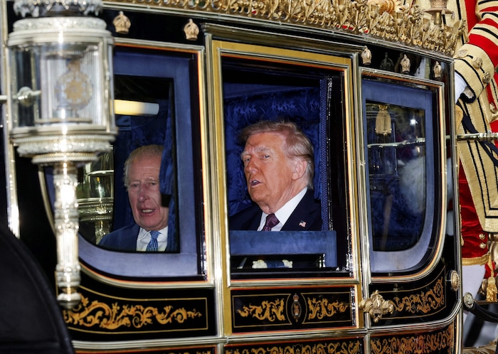 Charles und Trump bei der Rundfahrt