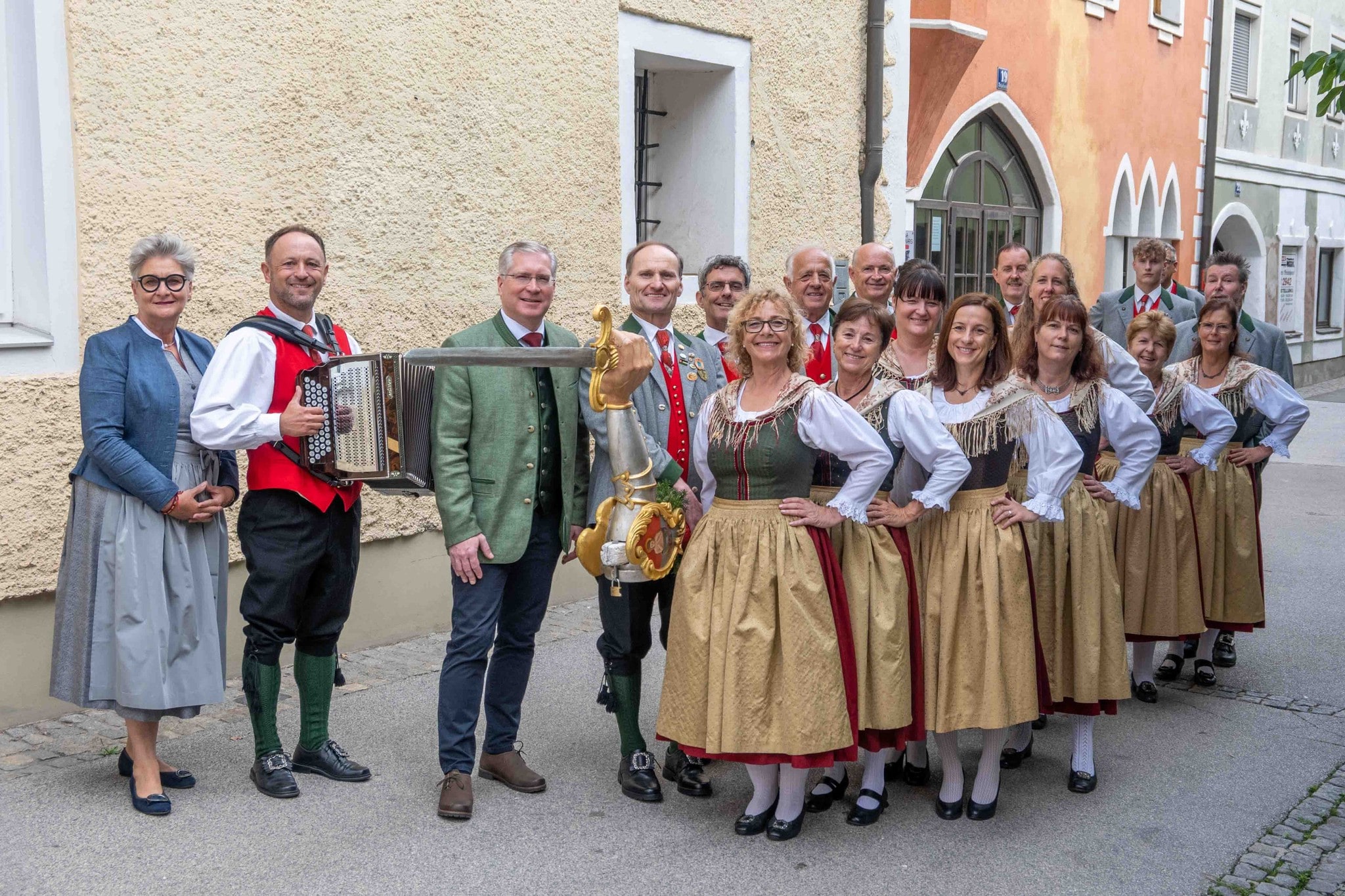 Zwei Wochen vor Marktbeginn rücken Trabantengarde und Stadtkapelle sowie Volkstumsgemeinschaft ...