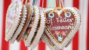 Süße Herzerln fehlen nicht am 662. Wiesenmarkt in St. Veit.