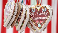 Süße Herzerln fehlen nicht am 662. Wiesenmarkt in St. Veit.