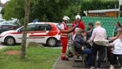 Die Bewohner wurden im Freien versorgt.