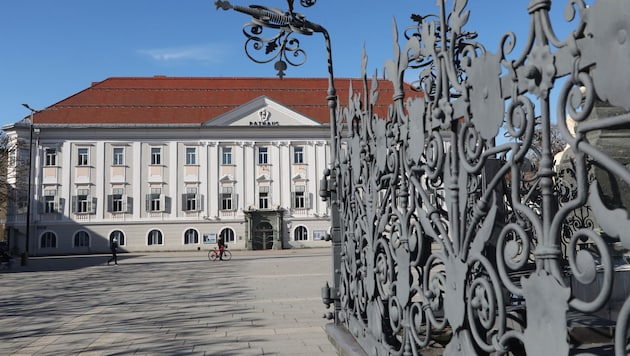 Im Klagenfurter Gemeinderat wurde der Baustart für das Hallenbad beschlossen.