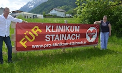 Arzt Wilhelm Pintar und Vereinsbobfrau Regina Winkler-Renner am Grundstück, auf dem das Klinikum ...