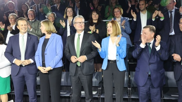 Die ÖVP baute die Grazer Messehalle am 4. November 2024 in eine große Wahlkampfarena um, damit ...