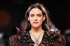 Riley Keough wurde Anfang des Jahres wieder Mama. Das süße Baby-Geheimnis lüftete jetzt ihre Oma ...