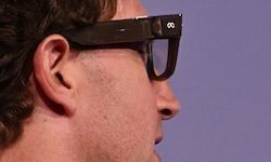 Meta-CEO Mark Zuckerberg bei der Demonstration der neuen smarten Brille.