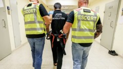 Freiwillige Heimreisen kommen dem Steuerzahler billiger.