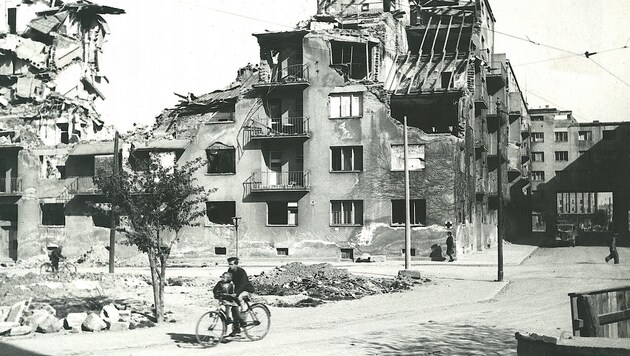 Bombenschaden in Linz, Handel-Mazzetti-Straße im Herbst, 1944