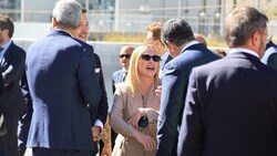 Giorgia Meloni und Matteo Salvini – etwas versteckt von Südtirols LH Arno Kompatscher – trafen ...