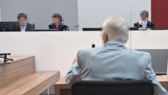 Der Angeklagte legte ein umfassendes Schuldbekenntnis ab.