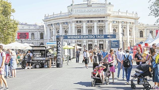 Die Wiener Elektro Tage auf dem Rathausplatz sind von 25. bis 28. September ein Anziehungspunkt ...