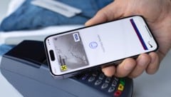 Raiffeisen und die Bank Austria locken mit attraktiven Wechselprämien. Es geht um ...