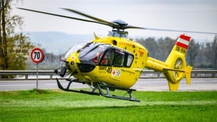 Auch ein Rettungshubschrauber stand im Einsatz. (Symbolbild)
