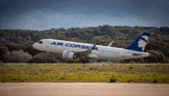Die Passagiere der Air Corsica mussten eine ungewöhnliche Verspätung hinnehmen.