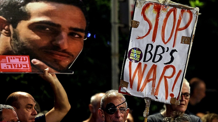 Geisel-Angehörige demonstrieren vor der Residenz des israelischen Premiers in Jerusalem für ein ...