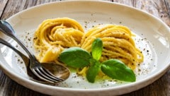 Cacio e pepe ist ein traditionelles italienisches Nudelgericht. 
