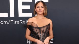 Chrissy Teigen sprach offen über ihre Erfahrungen mit Ozempic und enthüllte den traurigen Grund, ...