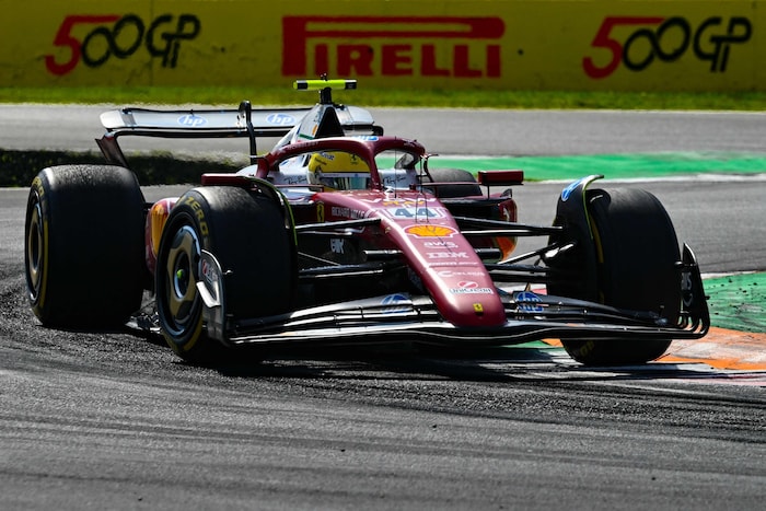 Im SF-25 nimmt Hamilton nach wie vor Platz.