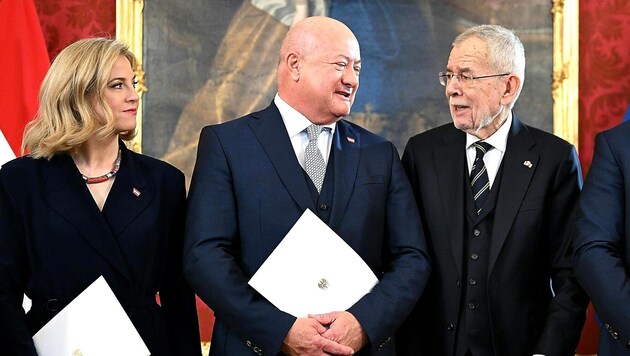 Außenministerin Beate Meinl-Reisinger, Bundeskanzler Christian Stocker und Bundespräsident ...