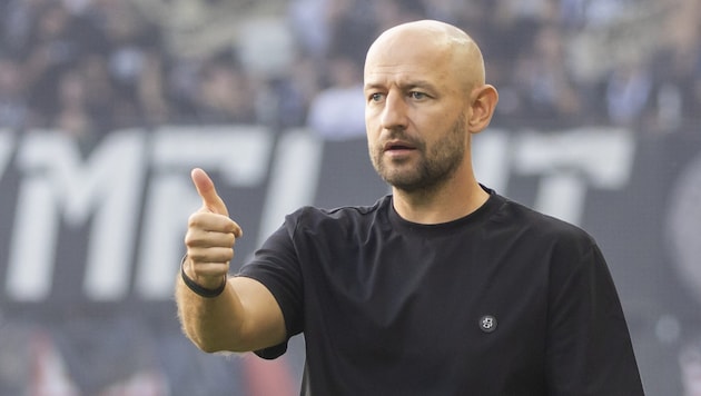 Nach einem desolaten Saisonstart hat Stephan Helm die Austria (vorerst) wieder auf Kurs ...