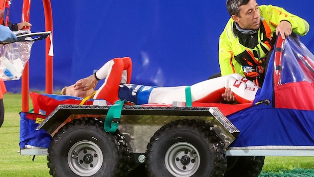 Dramatische Szenen nach dem Sturz von Eva Pinkelnig.