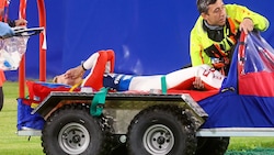 Dramatische Szenen nach dem Sturz von Eva Pinkelnig.