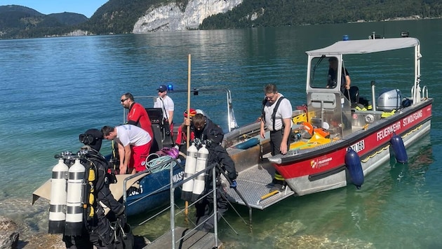 Wasserrettung, Feuerwehr und Polizei machten sich auf und konnten das unbemannte Boot sicher ans ...