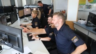 Zwölf Stunden lang lässt das Team den Alltag der Polizei in Wien miterleben.