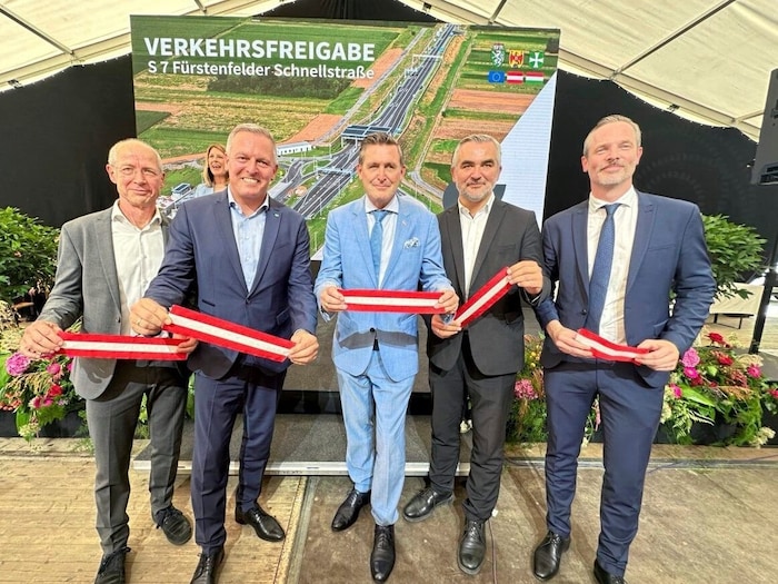 ASFINAG-Vorstand Herbert Kasser, LH Mario Kunasek, Minister Peter Hanke, Landesrat Heinrich ...