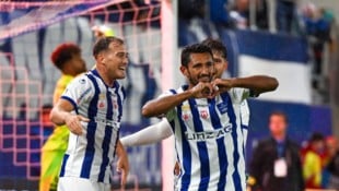In den letzten Derbys jubelten nur Ronivaldo und Blau-Weiß. 