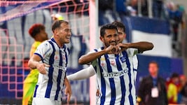 In den letzten Derbys jubelten nur Ronivaldo und Blau-Weiß. 