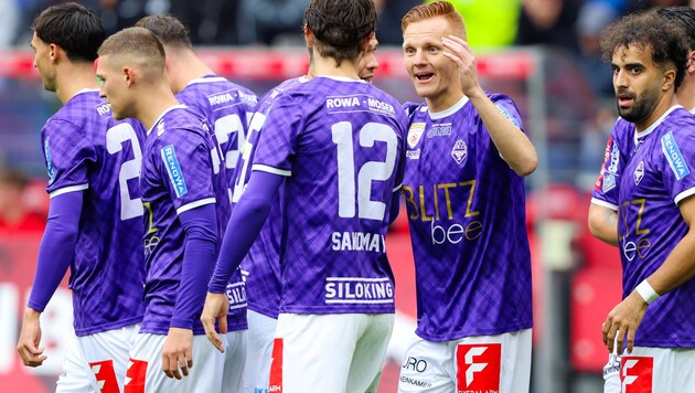 Christian Gebauer (2. v. r.) ist gut angekommen bei der Austria.