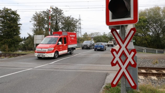 Der Bahnübergang war mit einer Lichtsignalanlage gesichert. (Symbolbild)