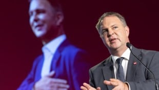 Andreas Babler muss sich derzeit viel Kritik gefallen lassen – er selbst spielt nun auf Zeit. 