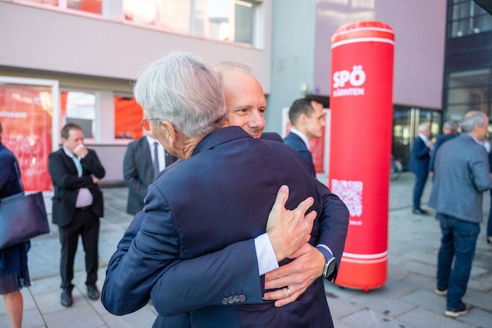 An Kaisers letztem Parteitag als Landesobmann gab es viele Umarmungen zu verteilen.