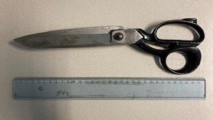 Durch die Schere wurde zum Glück niemand verletzt.