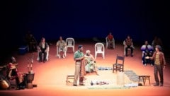 Das Ensemble von „Les Blancs“ im Grazer Schauspielhaus