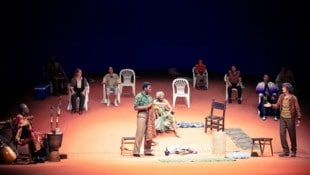 Das Ensemble von „Les Blancs“ im Grazer Schauspielhaus