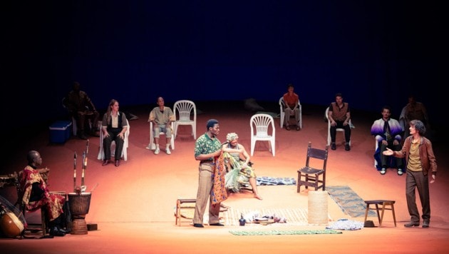 Das Ensemble von „Les Blancs“ im Grazer Schauspielhaus