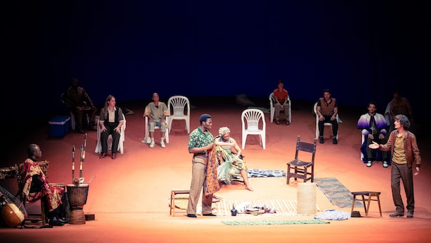 Das Ensemble von „Les Blancs“ im Grazer Schauspielhaus