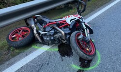 Das Motorrad wurde erheblich beschädigt.