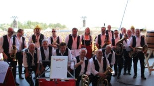 Das letzte Konzert am Nova Rock für „Wendi’s Böhmische Blasmusik“. Ihre Auftritte letzten ...
